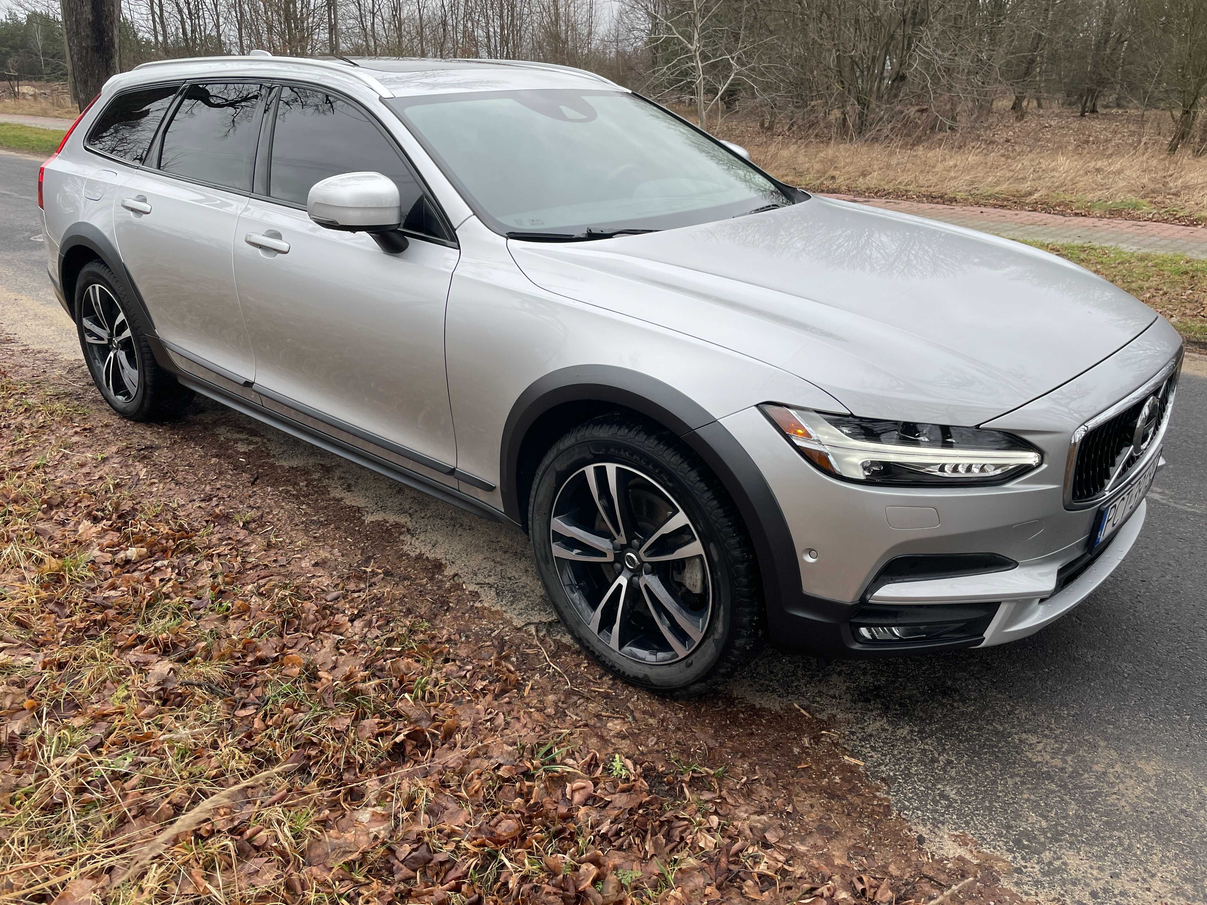 VOLVO V90 Cross Country CC T5 LED, panorama, sam parkuje