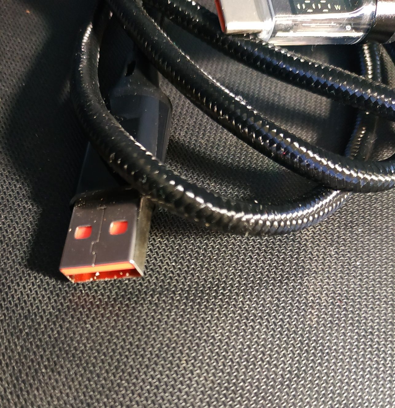 Зарядное устройство 40 W и кабель для смартфона
