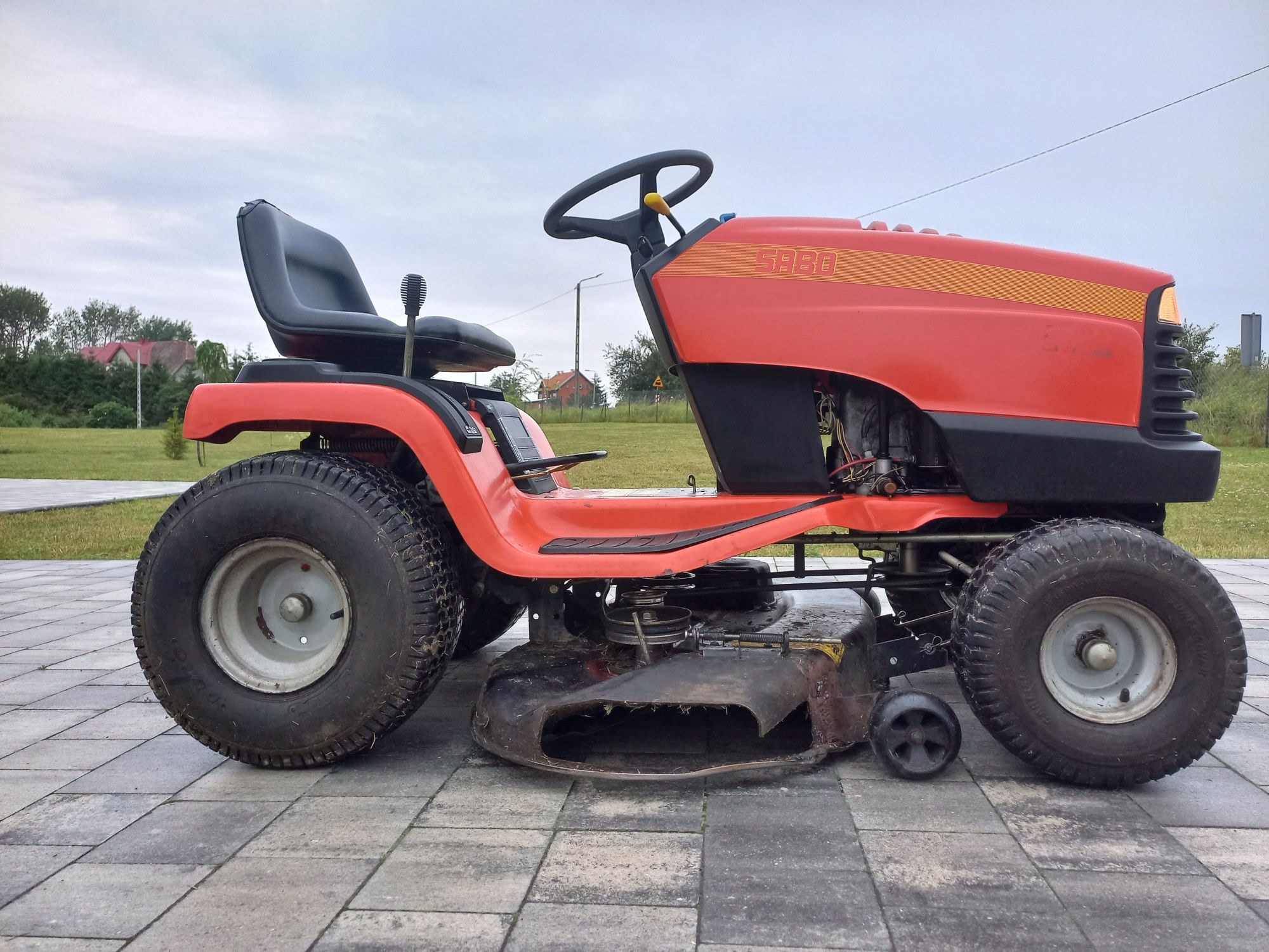 Kosiarka traktorek John Deere SABO 1071 – 17 KM, hydrostat, mocna i ni