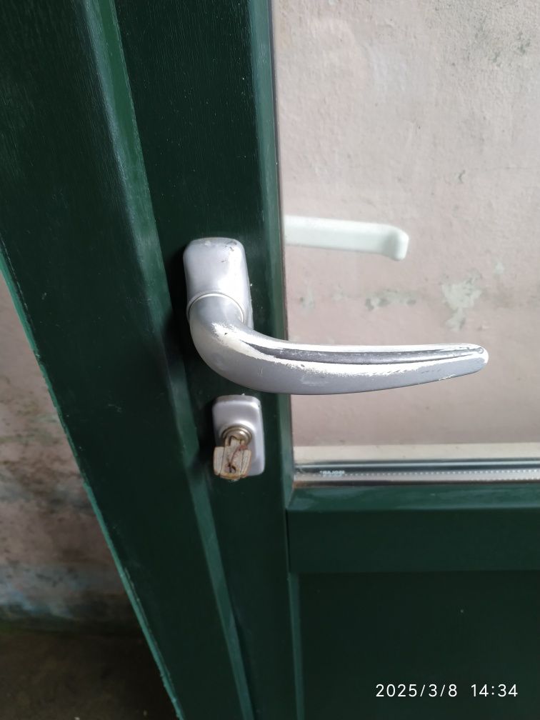 Porta em PVC com vidro duplo