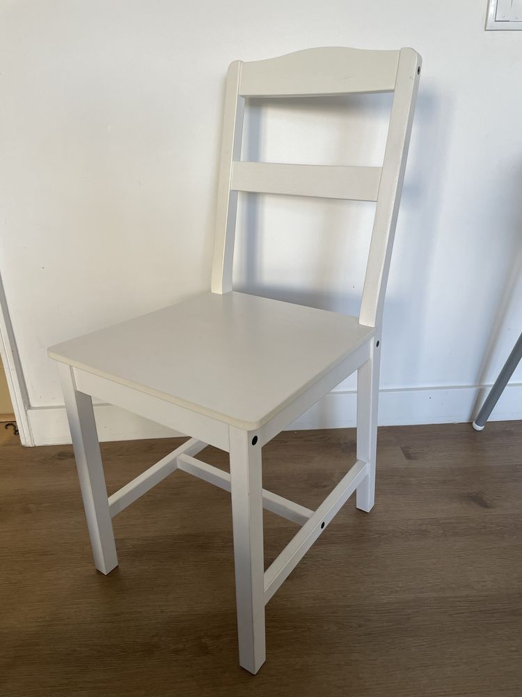 IKEA Mesa Vangsta Extensivel + 4 cadeiras HAUGA branco