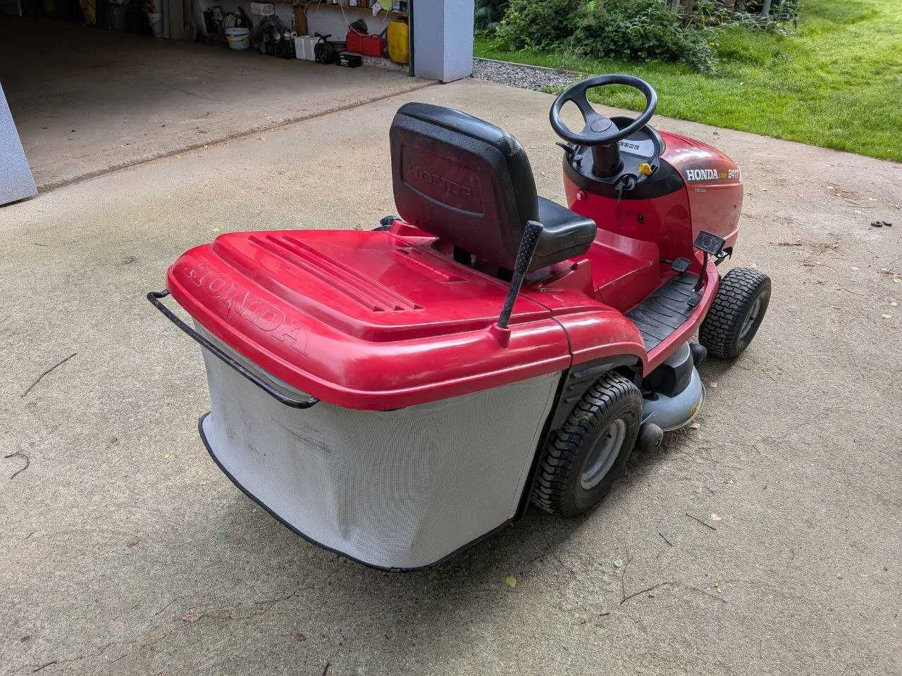 Kosiarka traktorek Honda 2417