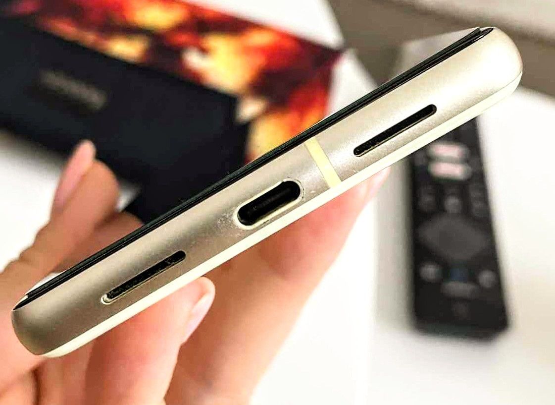 Google Pixel 7  lemongrass