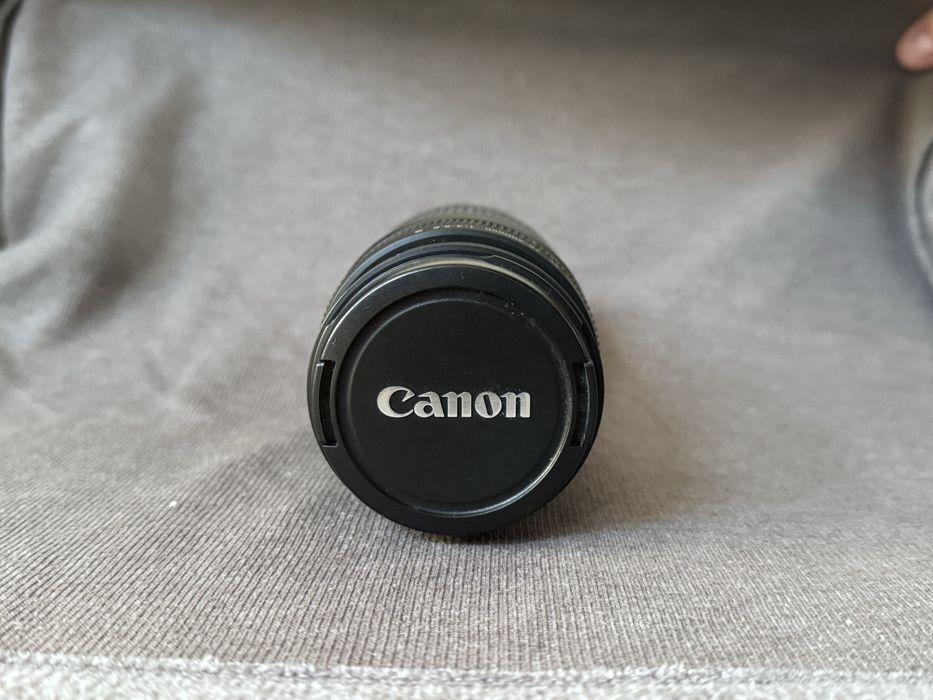 Objetiva Canon  EF 75-300