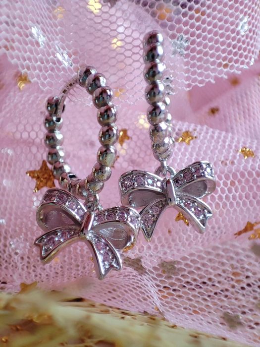 Kolczyki kółeczka koła różowe cyrkonie kokardki wiszące kobiece