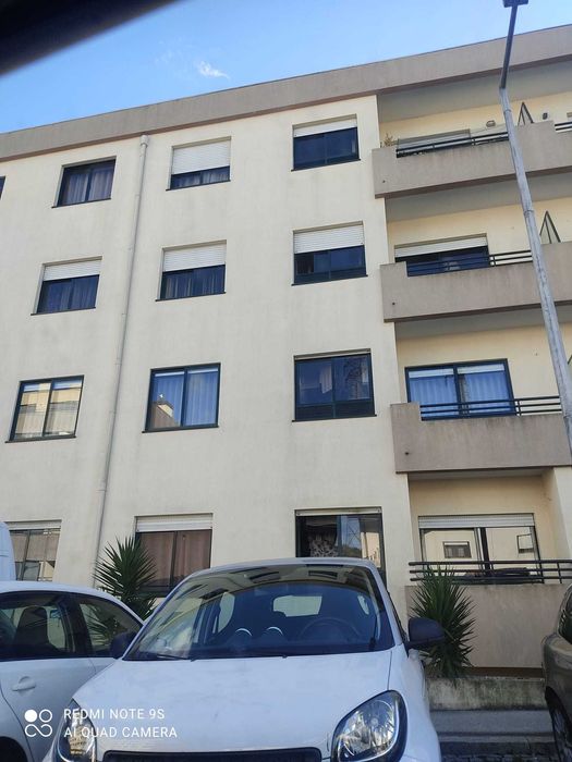 Apartamento T2 com Garagem à Venda Vermoim-Maia