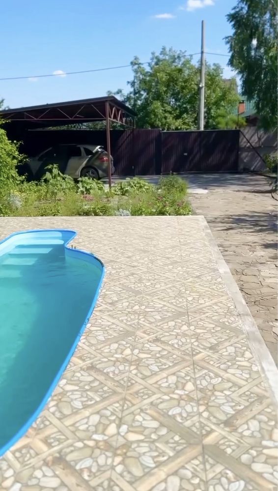# 257 будинок на Осокорках з басейном і покером