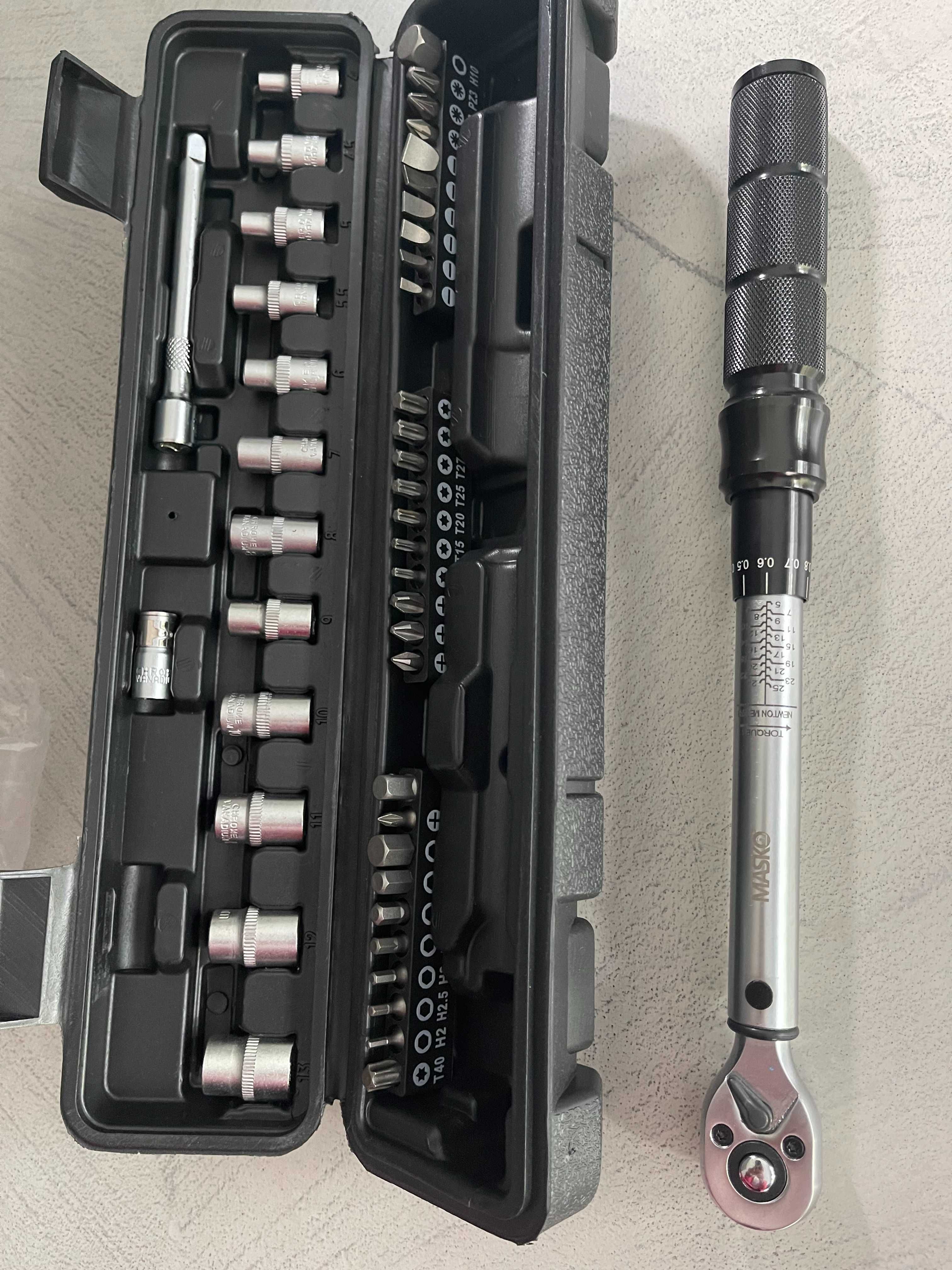 Klucz dynamometryczny 45 części 1/4 cala 5-25Nm MASKO