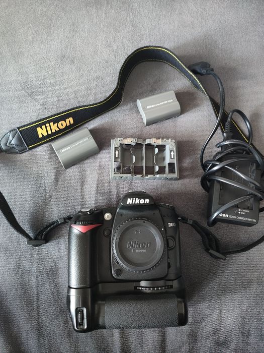 Nikon D90 Grip 2xBateria Mały Przebieg