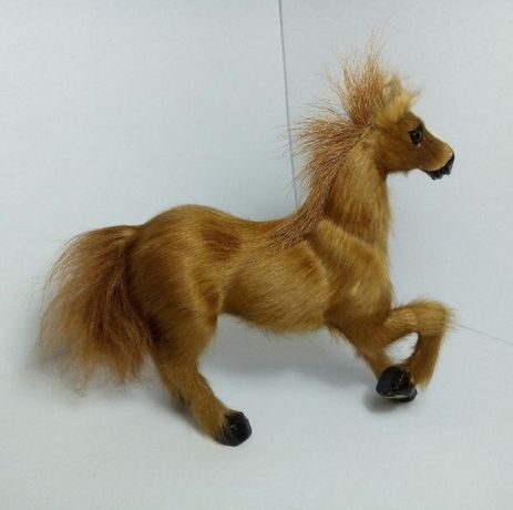 Лошадь конь игрушка