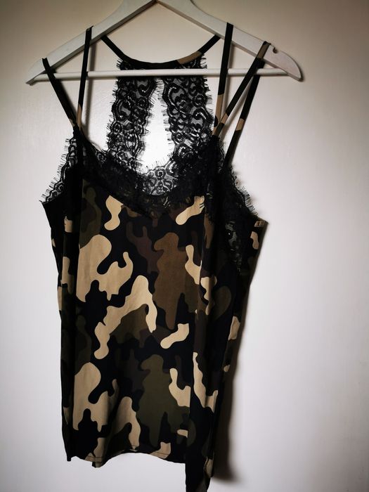 Top na ramiączkach, moro i koronką, Reserved 38