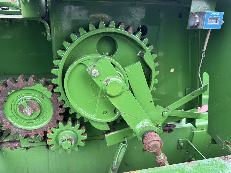 Тюковий Прес Підбирач Пресс подборщик JOHN DEERE 339 (як 330,332,336)