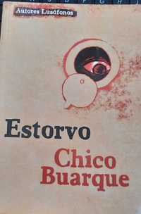 Livro de romance "Estorvo"