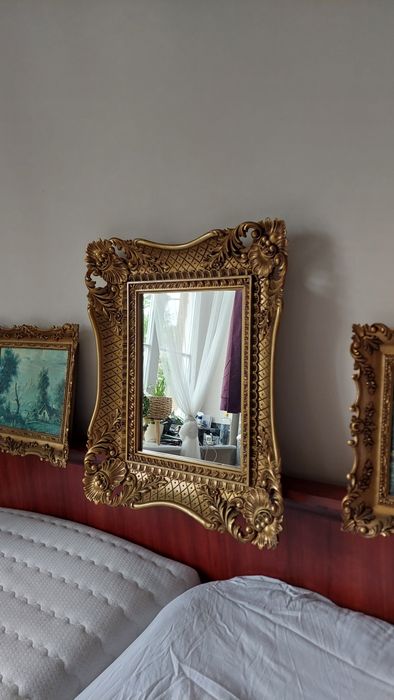 Lustro w pieknej ramce