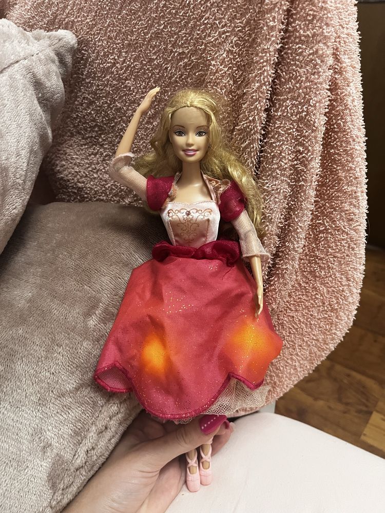 Lalka Barbie 12 tańczących księżniczek Genevieve 1999