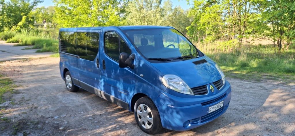 Renault Trafic 2014r.  9os. LONG 2.0DCI Klima tempomat.