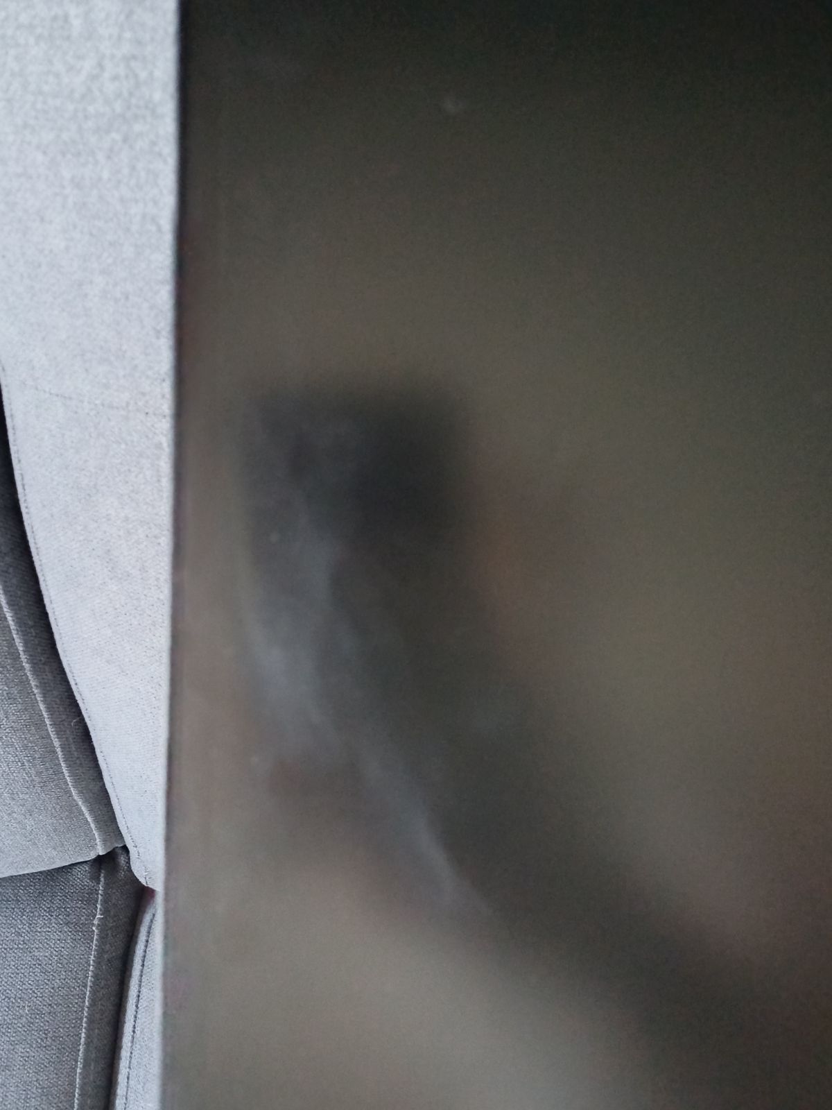 Monitor AOC 27G2SAE/BK z uszkodzoną matrycą na części
