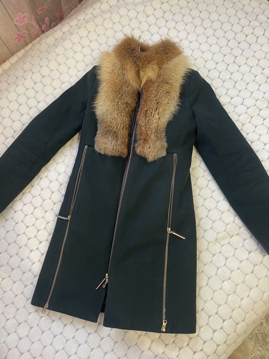 Пальто з  хутром лисиця