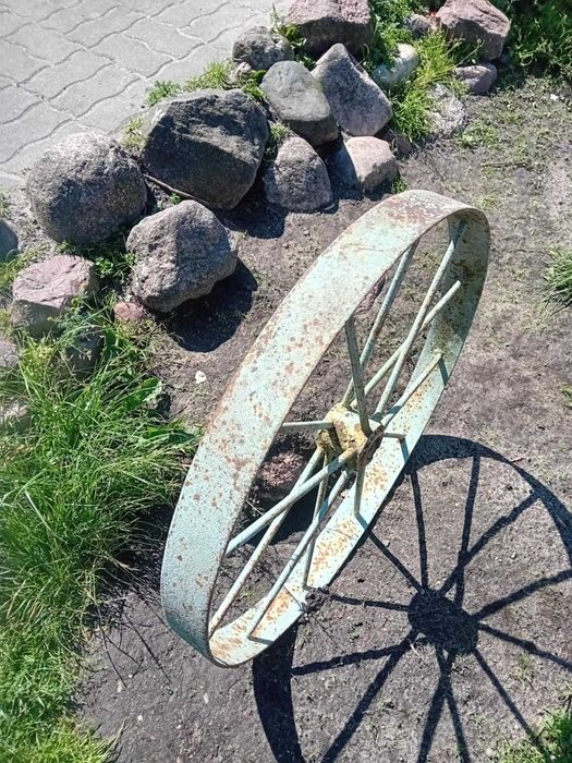 Zabytkowe ciężkie metalowe koło siewnika konnego 73,5 cm (WYSYŁAM)
