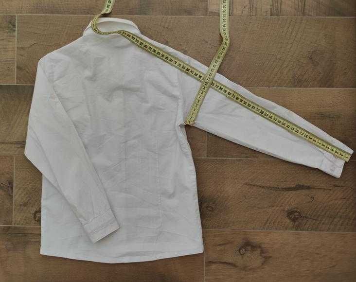 Детская белая рубашка, Рост 120-124 см. Хорошее состояние