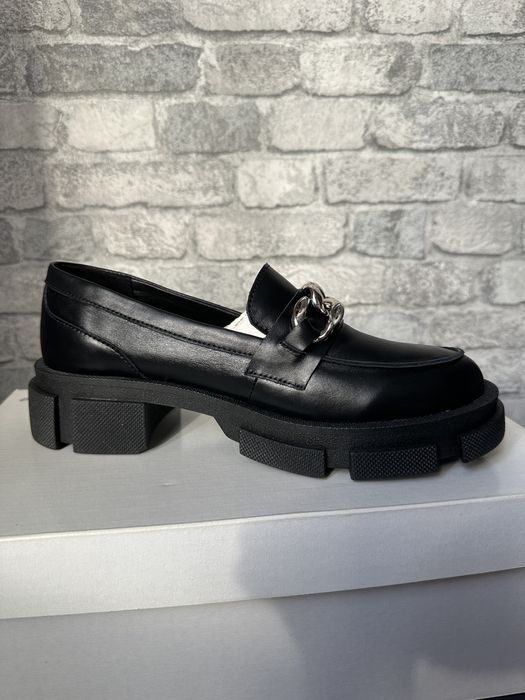 Нові лофери з натуральноі шкіри