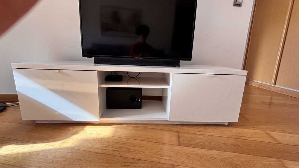 Movel de TV da IKEA BYAS