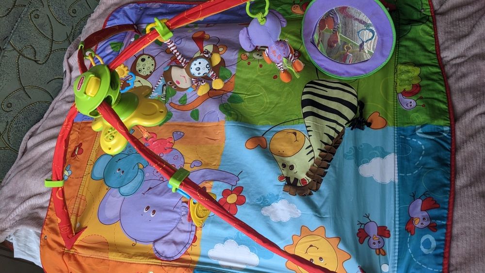 Розвиваючий килимок коврик развивающий tiny love