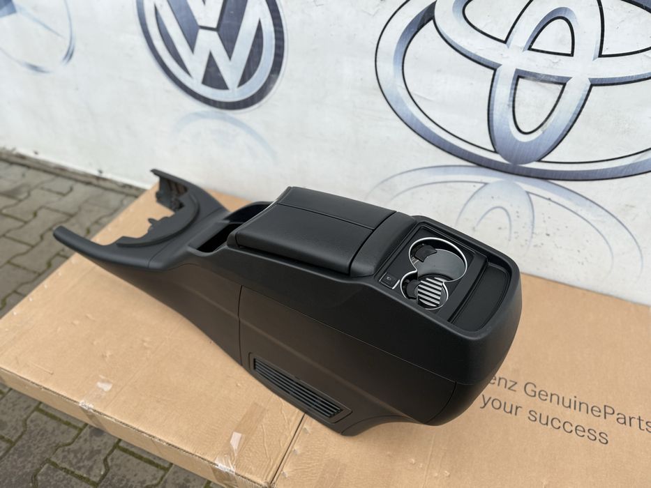 Центральна консоль підлокітник холодильник Веклас 447 Vito V-class