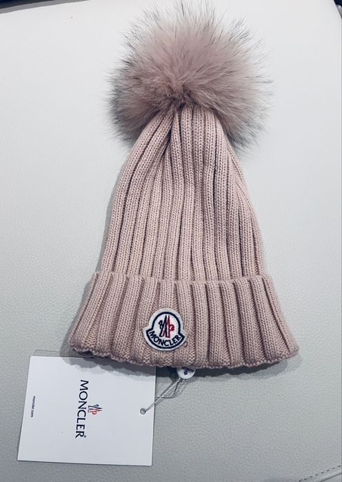 Czapka  jenot pompon zimowa