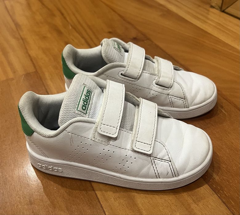 Sapatilhas Adidas em bom estado