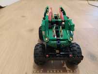 2 monster trucki