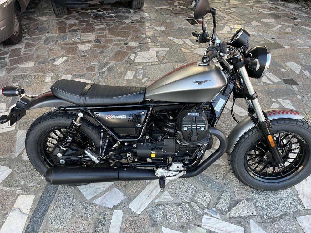 Moto Guzzi v9 Bobber