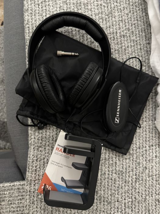 Headphones Sennheiser HD 202 + hanger + bag
