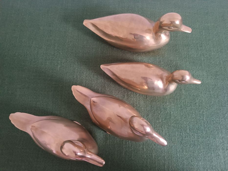 Mosiężne duże kaczki