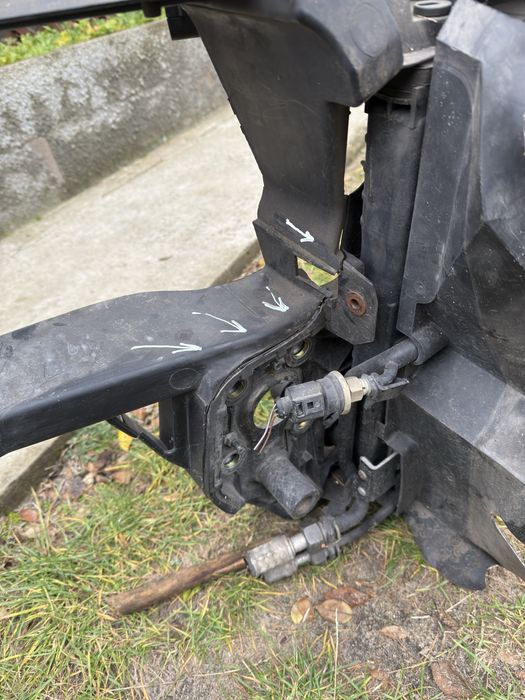 Установча панель, касета радіаторів, телевізор Ауді а6 с5 2.4