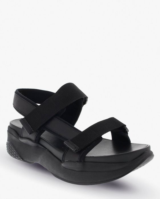 Женские сандалии VAGABOND с ремешками из кожи и текстиля.