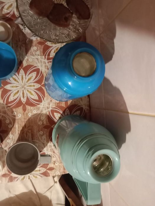 Два термоса ,на пикник