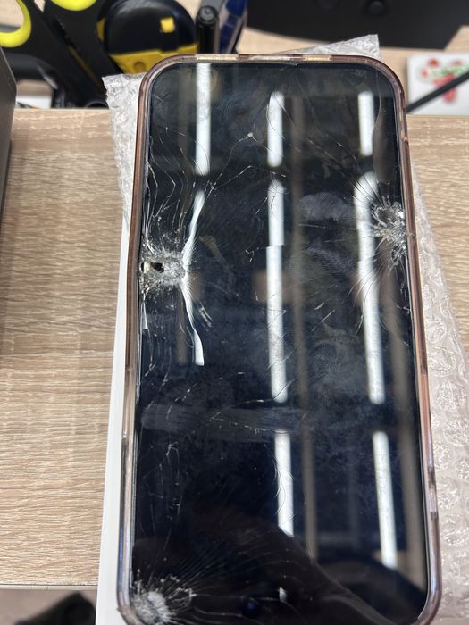 Продам айфон на запчасти