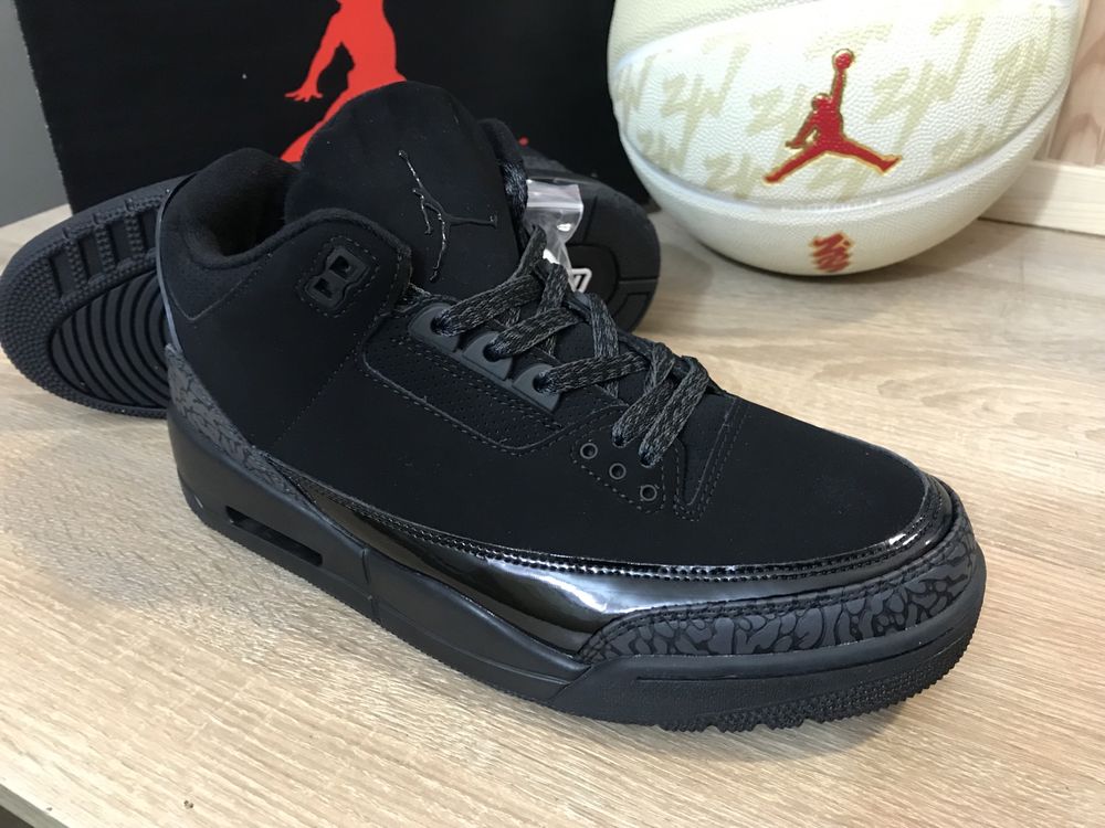 Jordan 3 Retro Black Cat в наявності 41-45