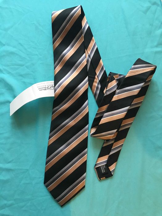 Krawat nowy AWG Duke of Dunkan czarno-złoty paski 2+1 gratis