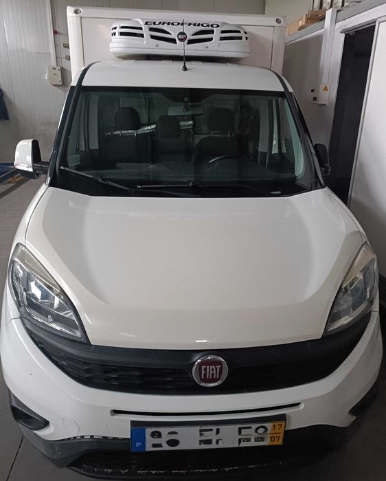 Fiat Doblo com caixa de frio para 3 europaletes