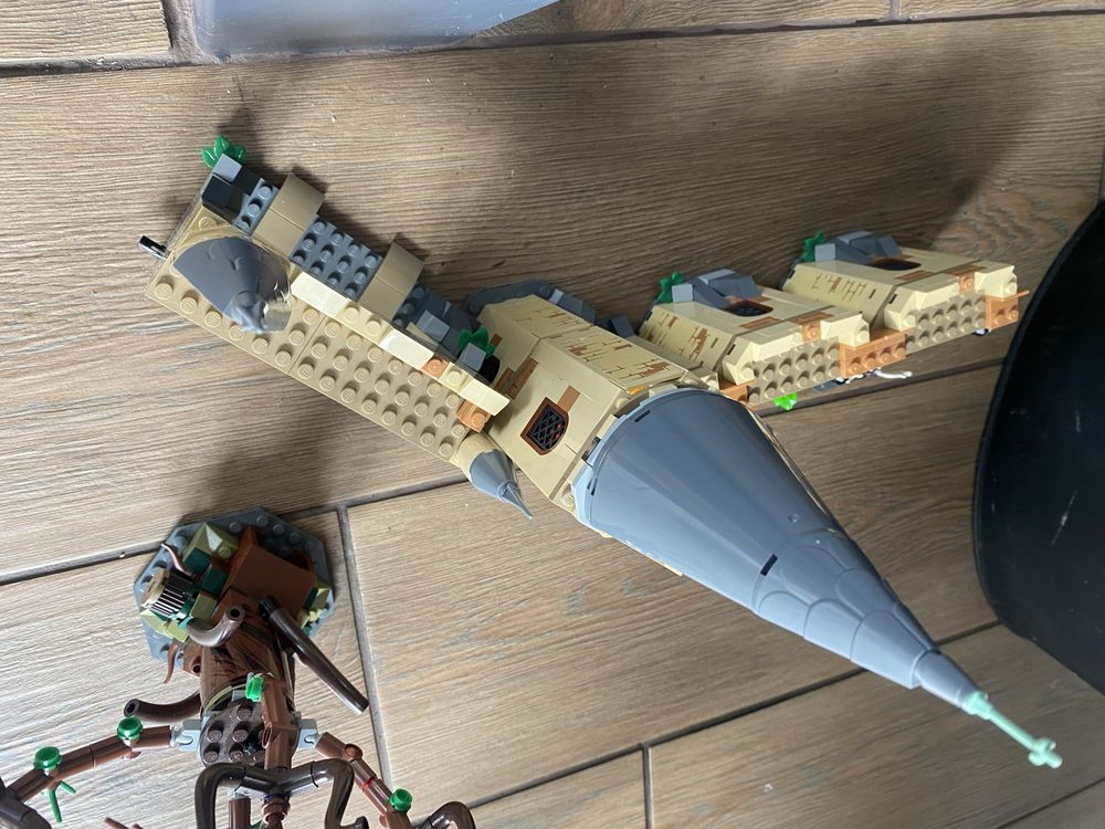 Zamek Hogwart Lego  75953 i drzewo Justice Magician