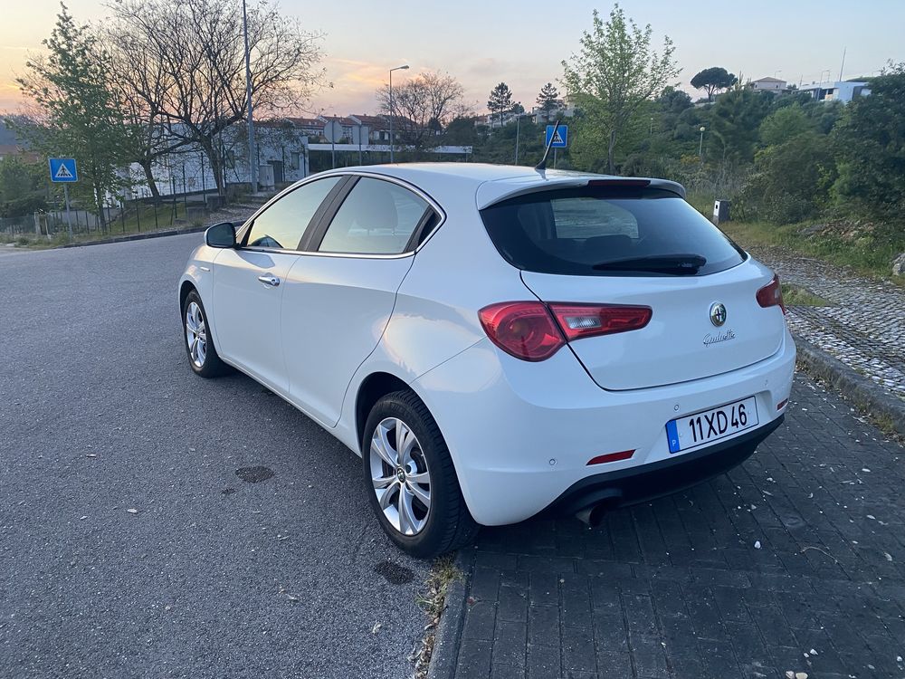 Alfa Romeo Giulietta 1.6 JTDm - 2012 -