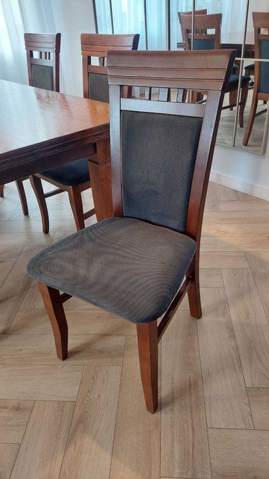 Stół drewniany z 6 krzesłami