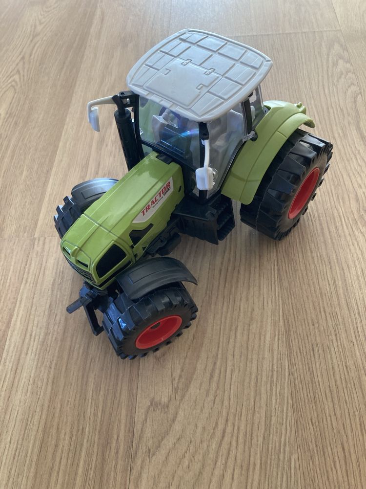 Traktor z beczką