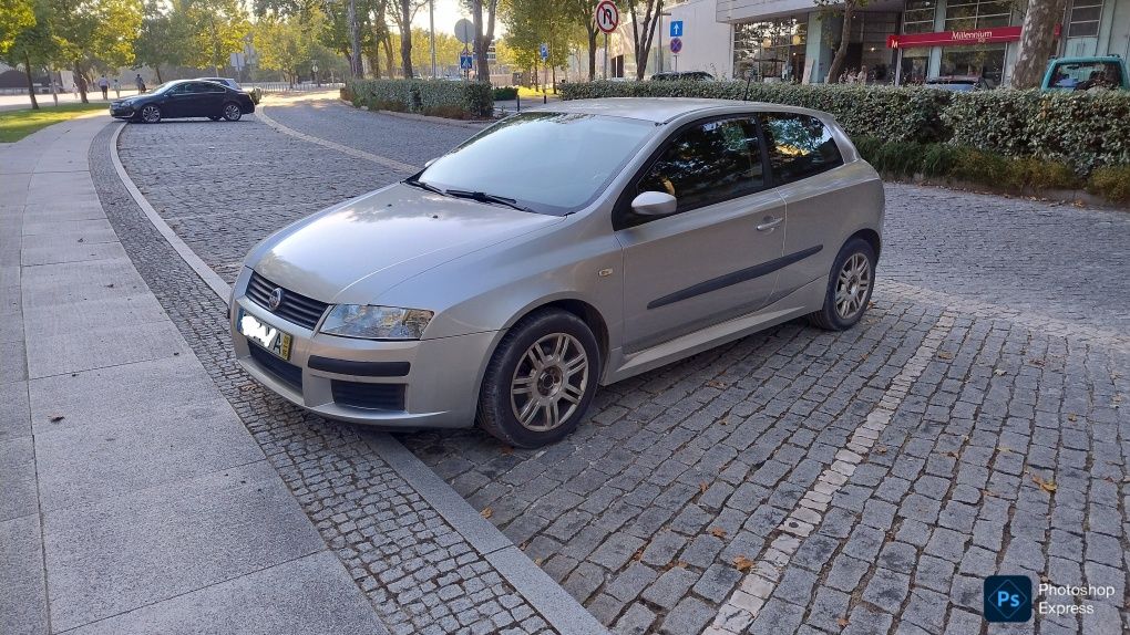 Fiat stilo 1.9 gasóleo 5 lugares, em bom estado, e económico
