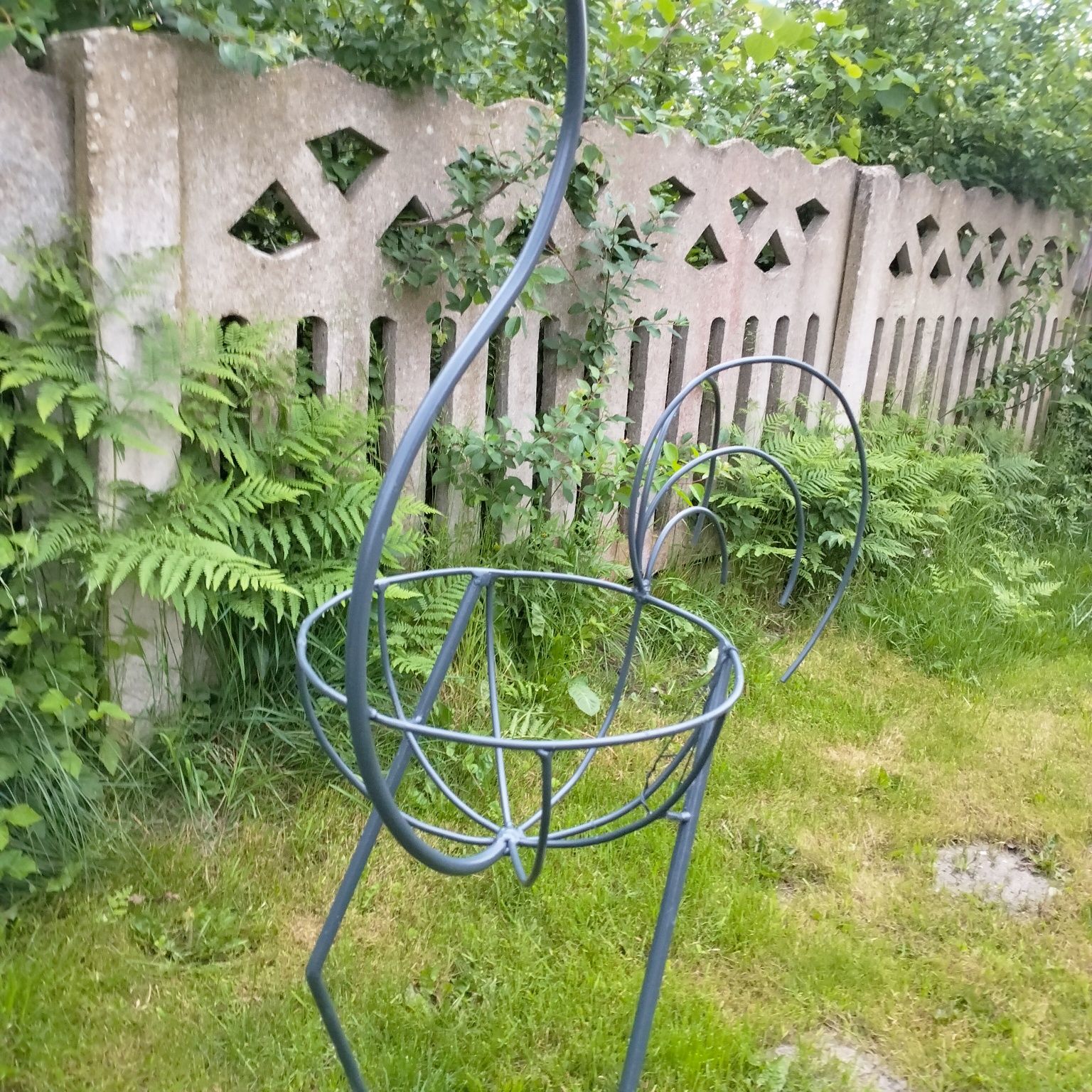 Ogrodowy Stojak na donice ptak struś
