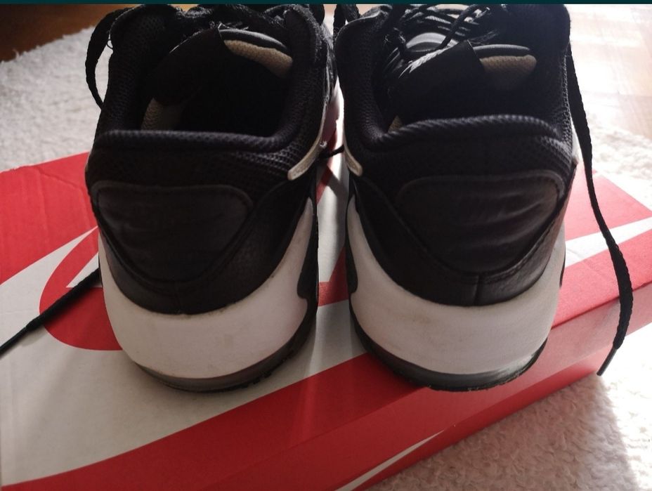 Buty Nike Air Max Excee rozm 38 czarne białe