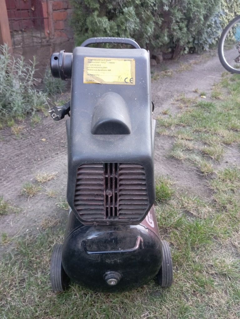 Kompresor olejowy 25 litrów.