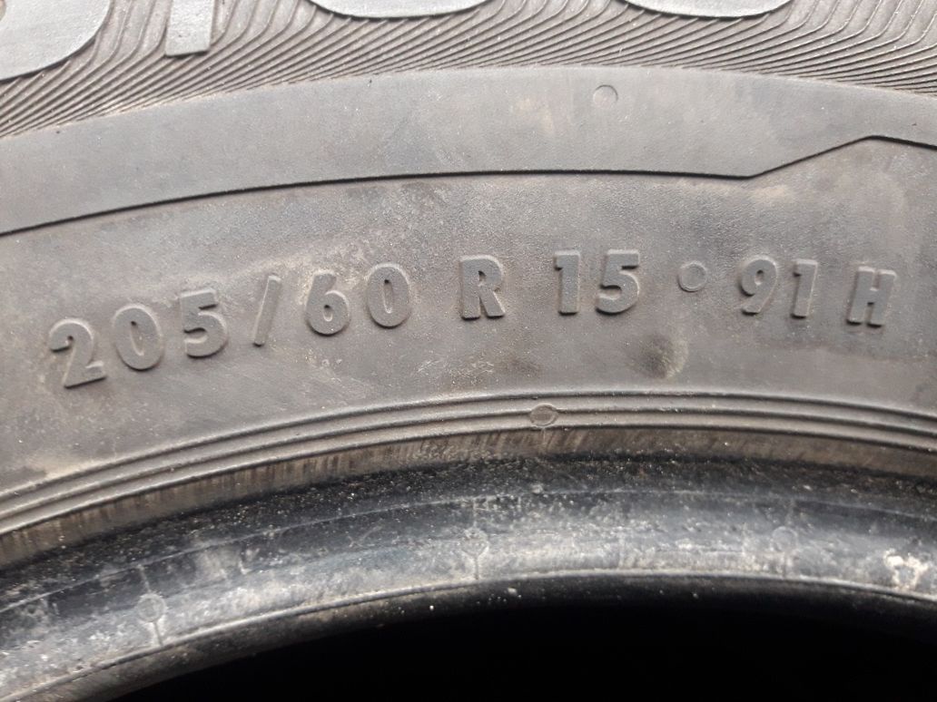 SEMPERIT 205/60R15 91H , pojedyńcza opona zimowa.